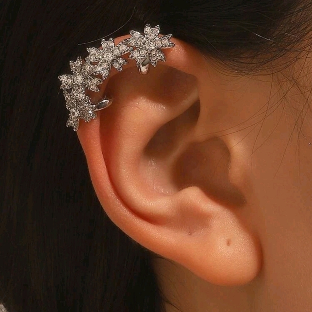 ✨3 FOR $28✨🆕️ SET OF TWO RHINESTONE FLORAL EAR CUFFS / CLIMBER- SILVER-T - Picture 2 of 8